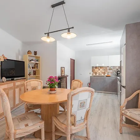 Ca Sa Tia Lluisa Holiday home *